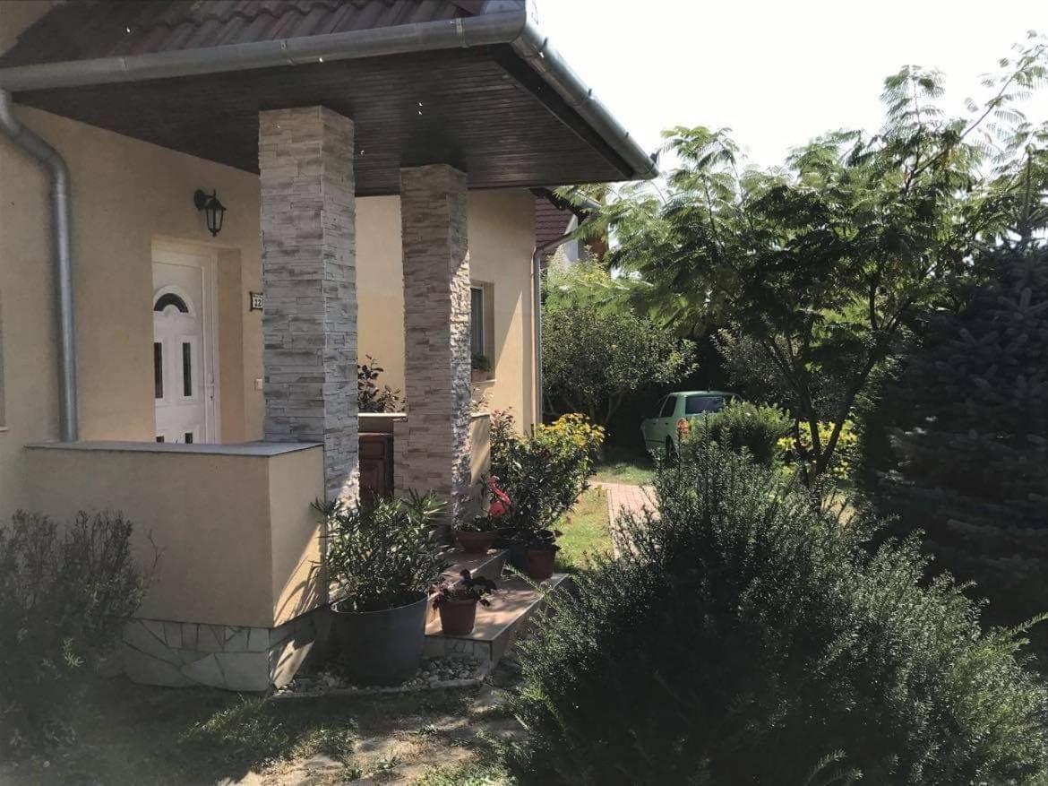 Jasmin Apartment House Vonyarcvashegy Exterior foto