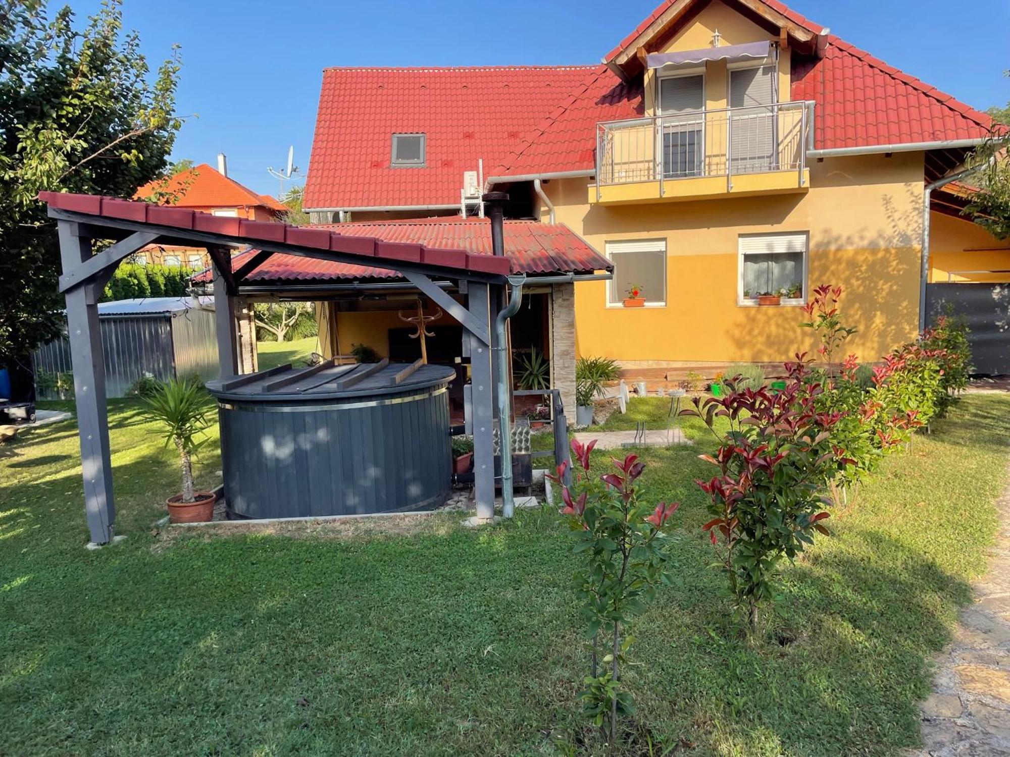 Jasmin Apartment House Vonyarcvashegy Exterior foto